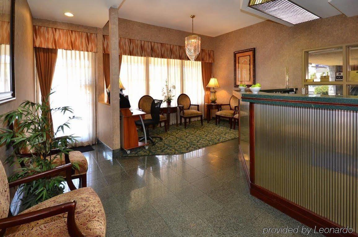 Hotel Western Airport Plaza - Angeles Lax Airport 3*