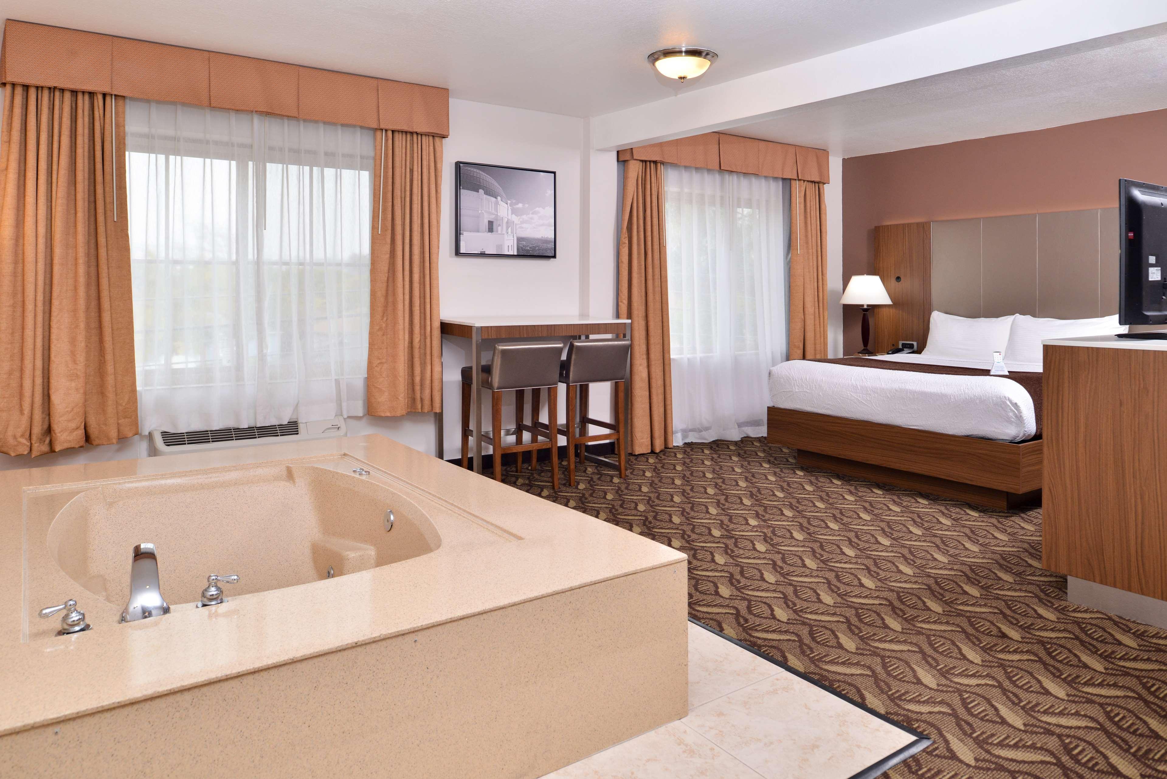 Western Airport Plaza - Angeles Lax 3*
