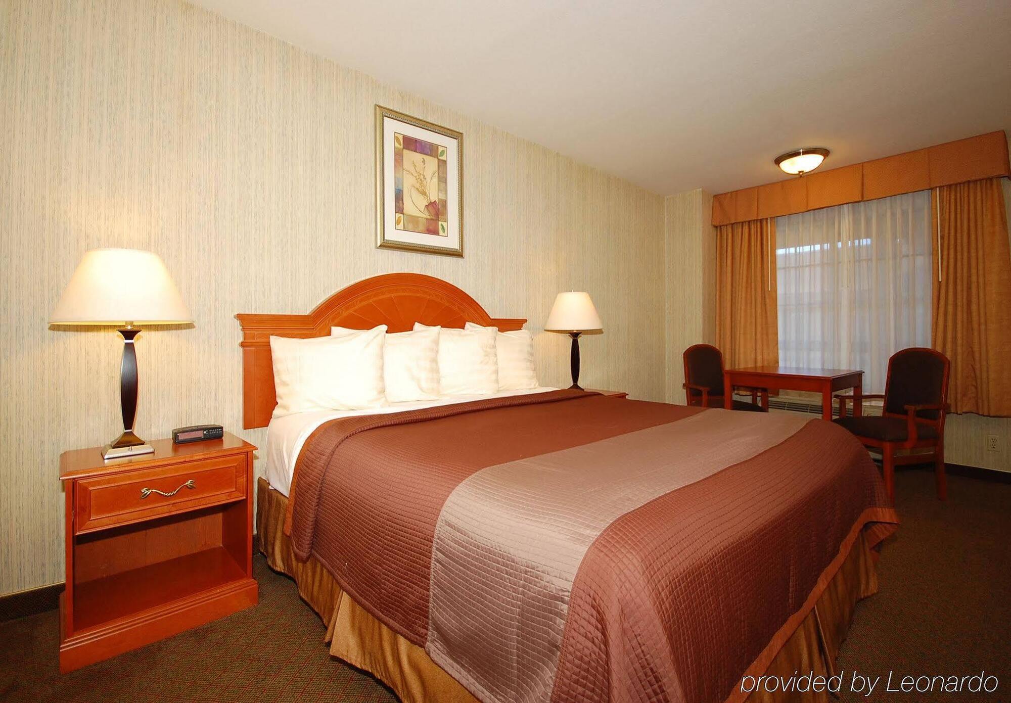 Hotel Western Airport Plaza - Angeles Lax 3*